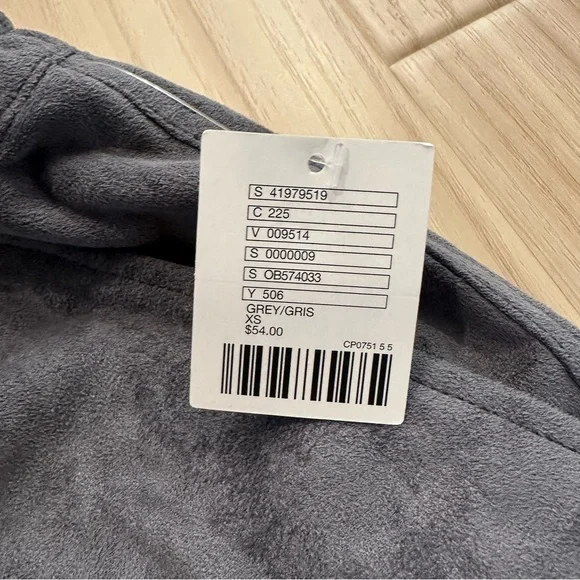 Urban outfitters faux suede shorts - Picture 7 of 7